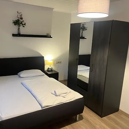 Pharos Zur Seeve Hotel 2*