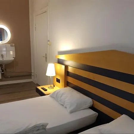 Pharos Zur Seeve 3*