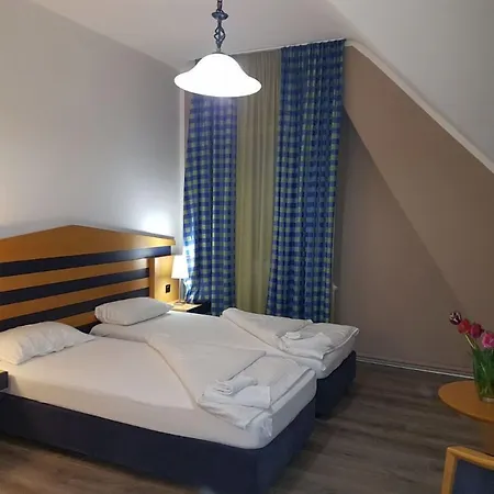 Pharos Zur Seeve מלון